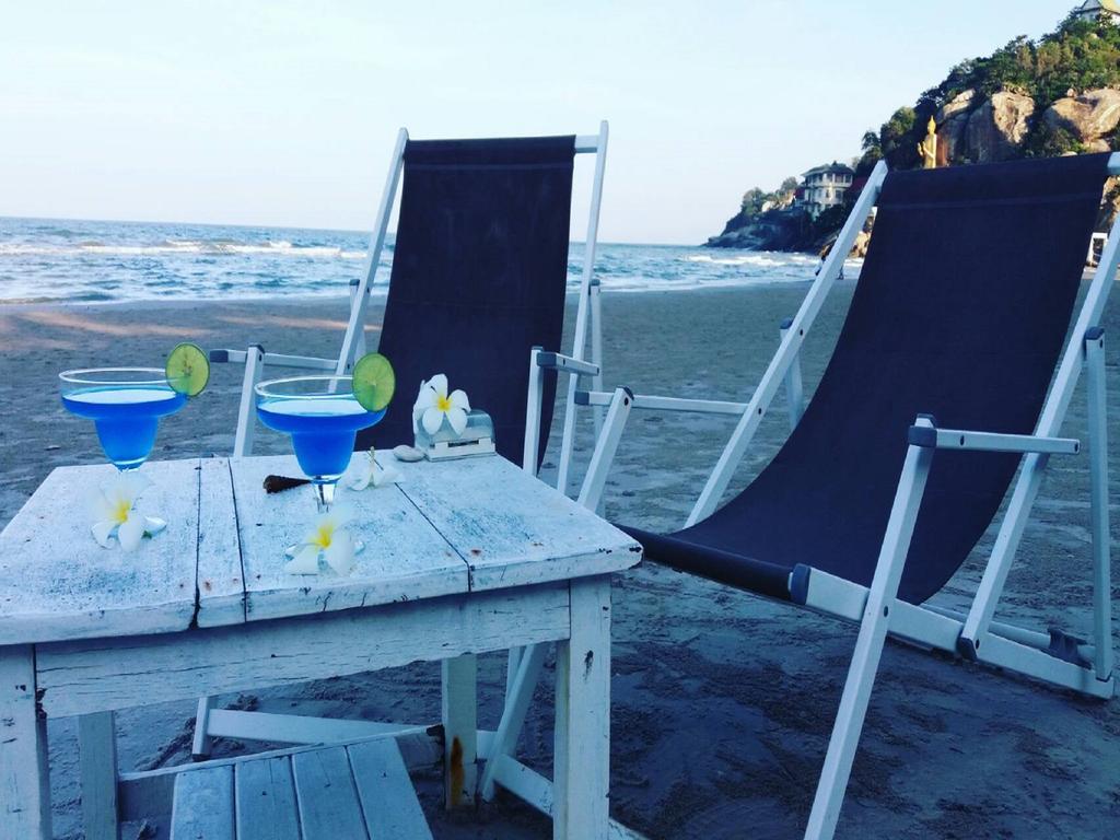 Nern Chalet Beachfront Hotel Хуа Хин Екстериор снимка