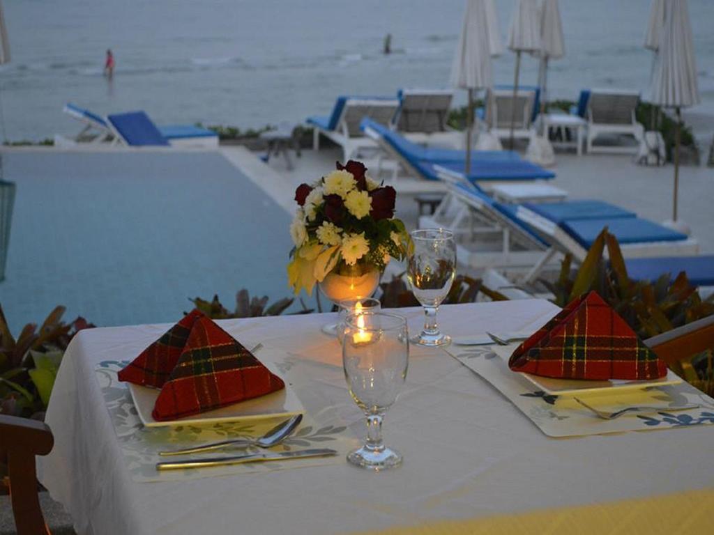 Nern Chalet Beachfront Hotel Хуа Хин Екстериор снимка