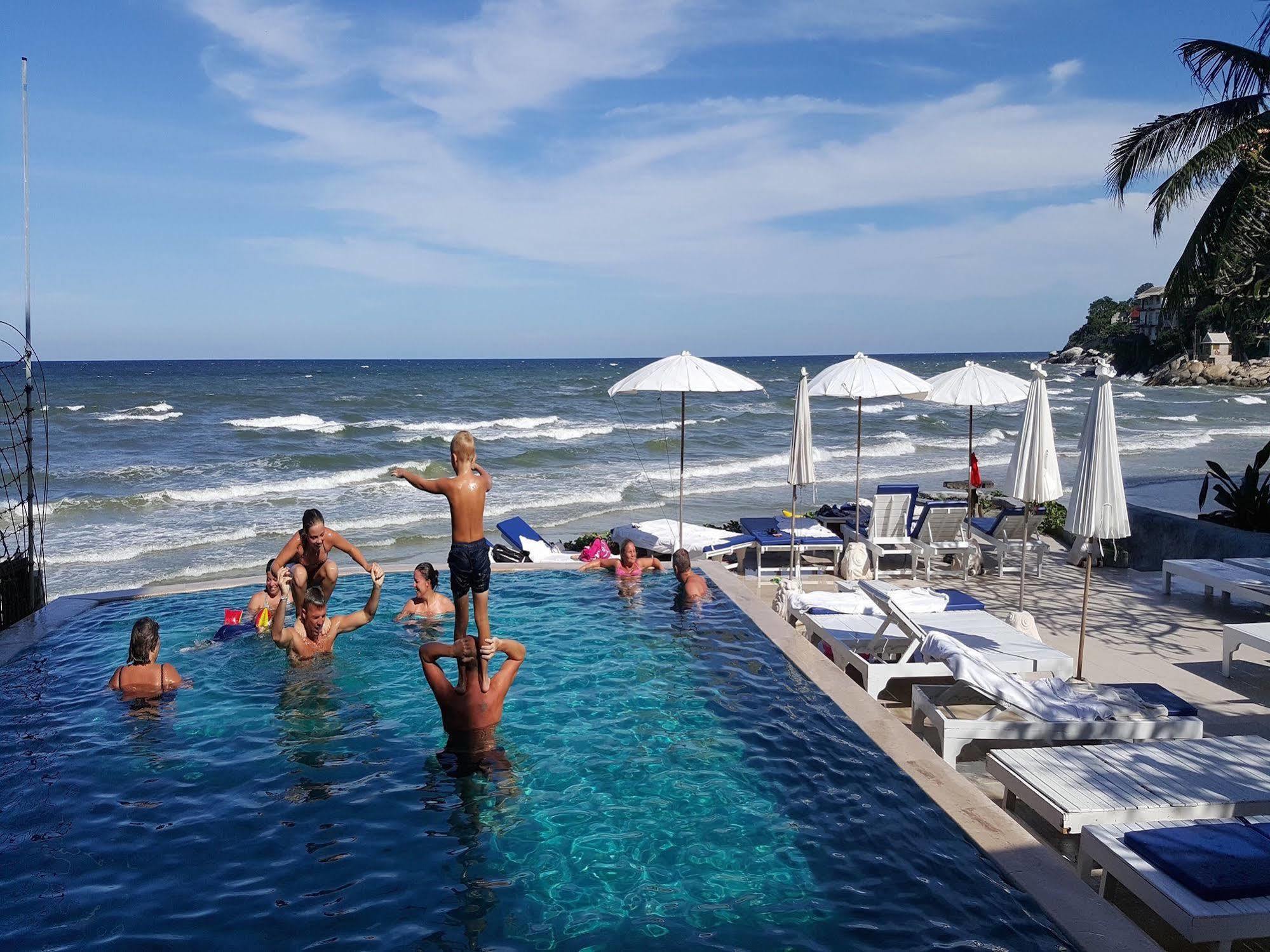 Nern Chalet Beachfront Hotel Хуа Хин Екстериор снимка